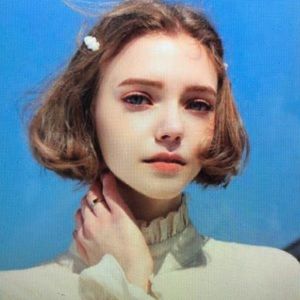 Meet your Posher, Louise